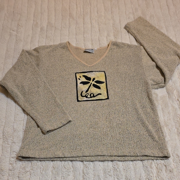 Taylor Sweaters - 🟤Vintage Taylor Beige V-Neck Sweater with Dragonfly Motif🟤